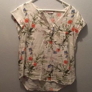 Linen top with capped sleeves